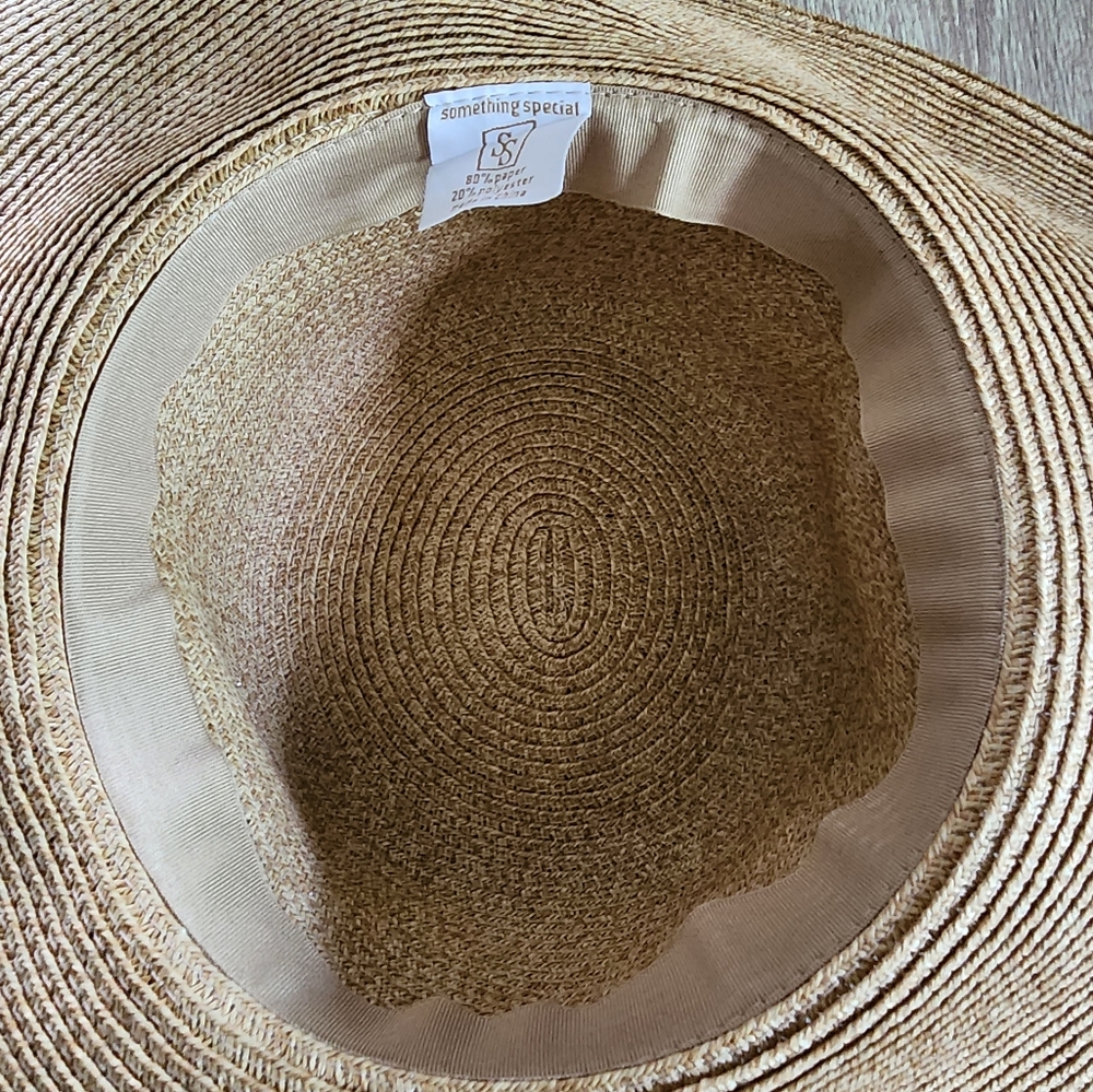 Cute hat - Picture 5 of 5